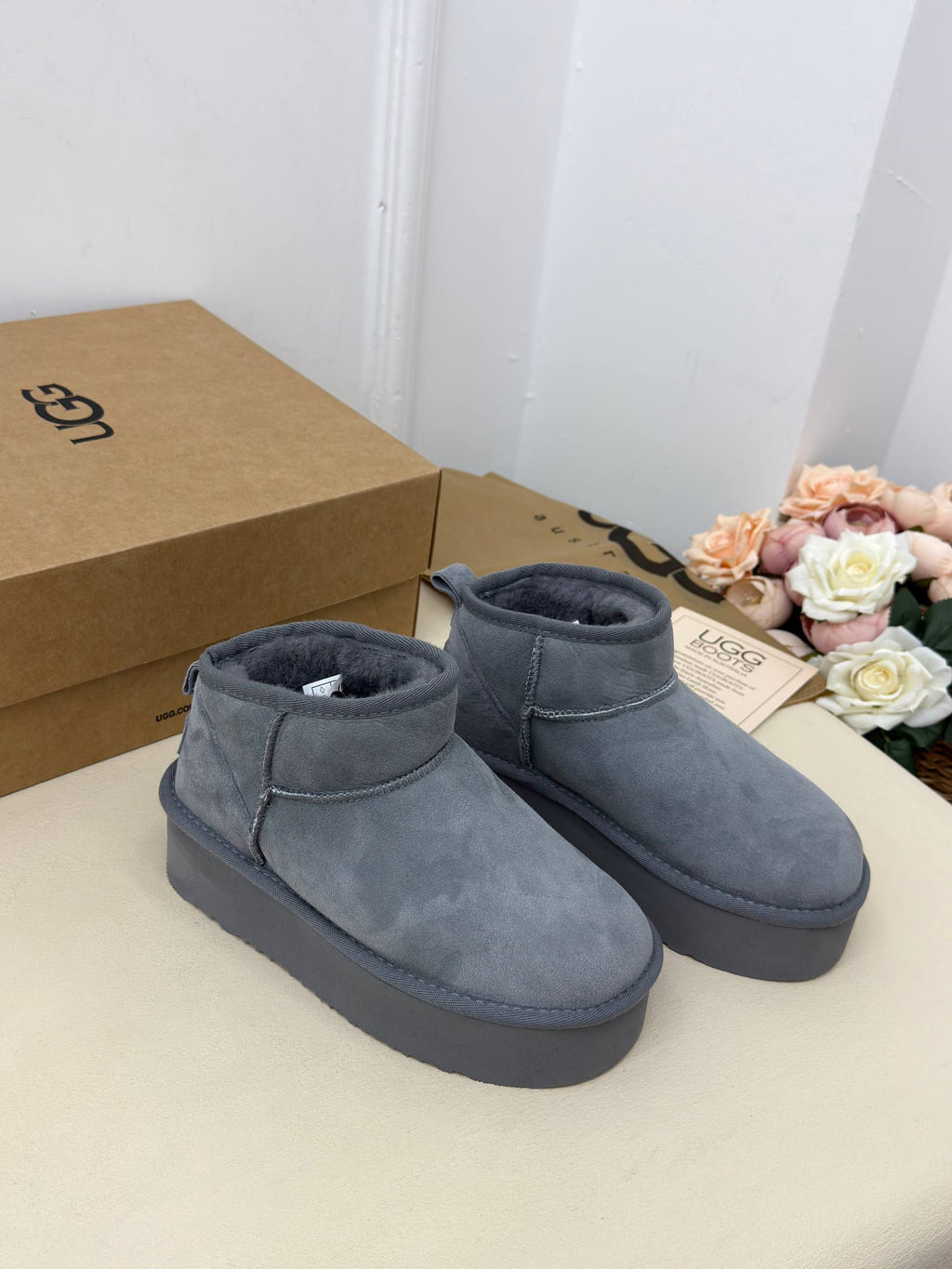 Gris Velours Kürklü Mini Bot – Antrasit Gri