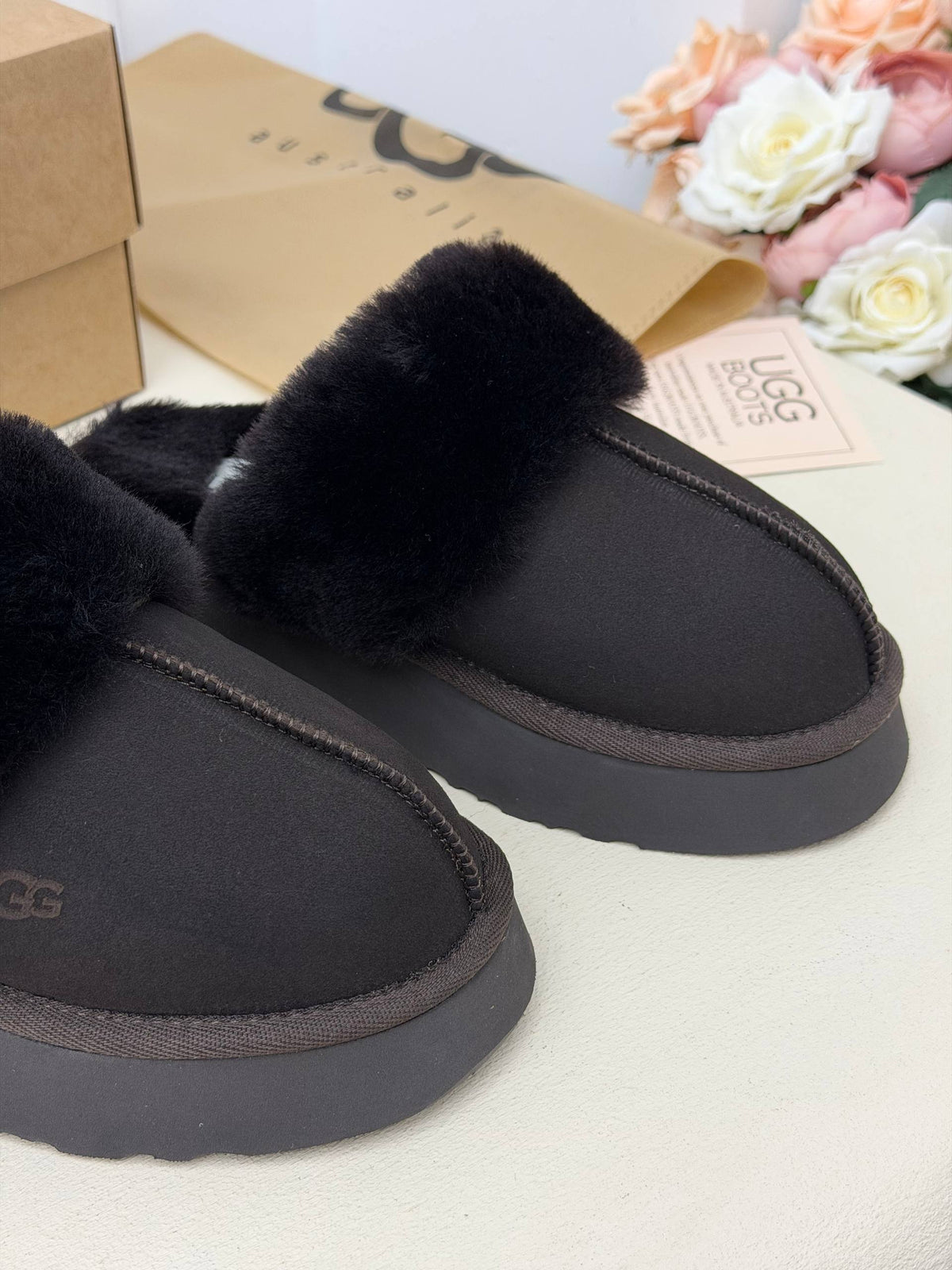 Veloura Noir Kürk Detaylı Platform Terlik – Siyah