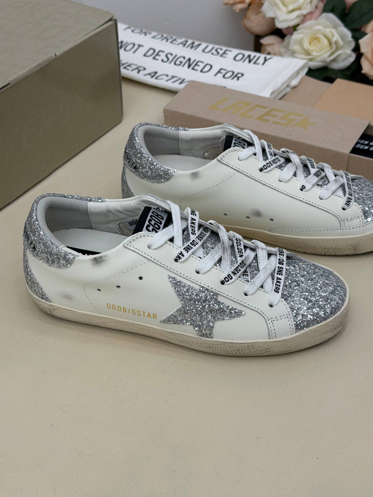 Lumière Silver Işıltılı Yıldız Sneaker – Beyaz & Gümüş