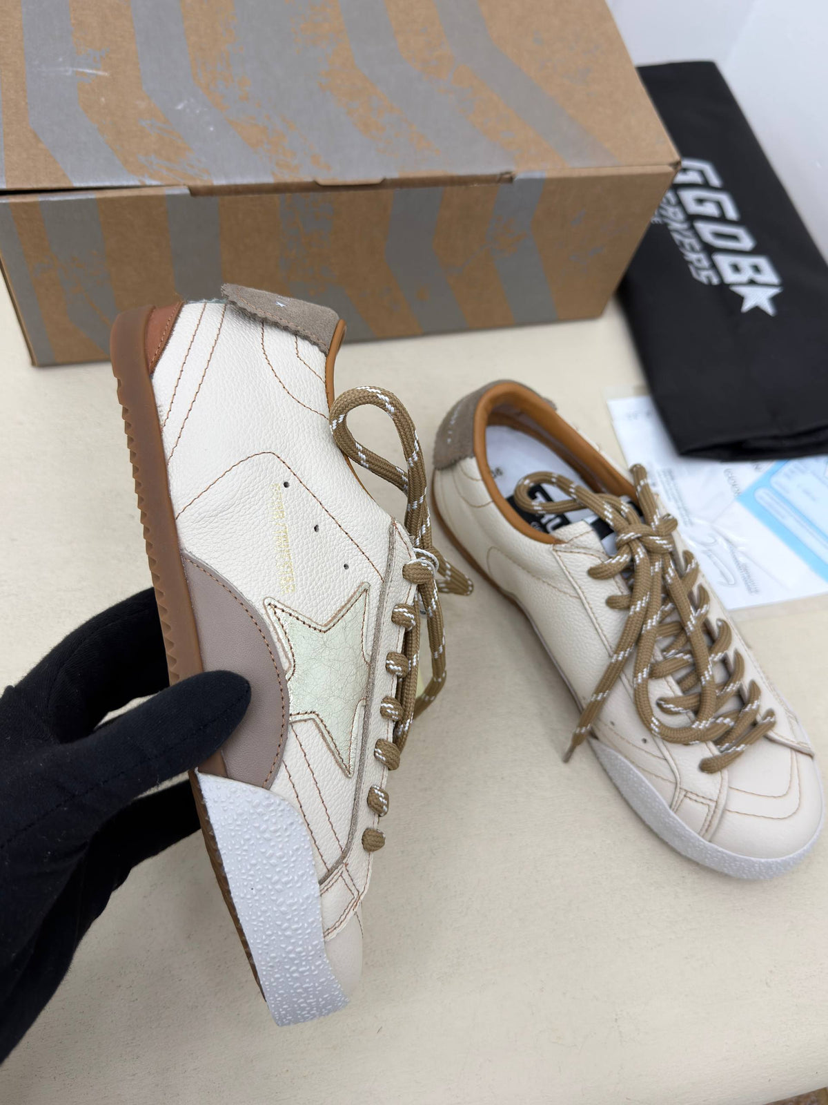 Aurelia Gold Yıldız Detaylı Sneaker – Krem & Altın