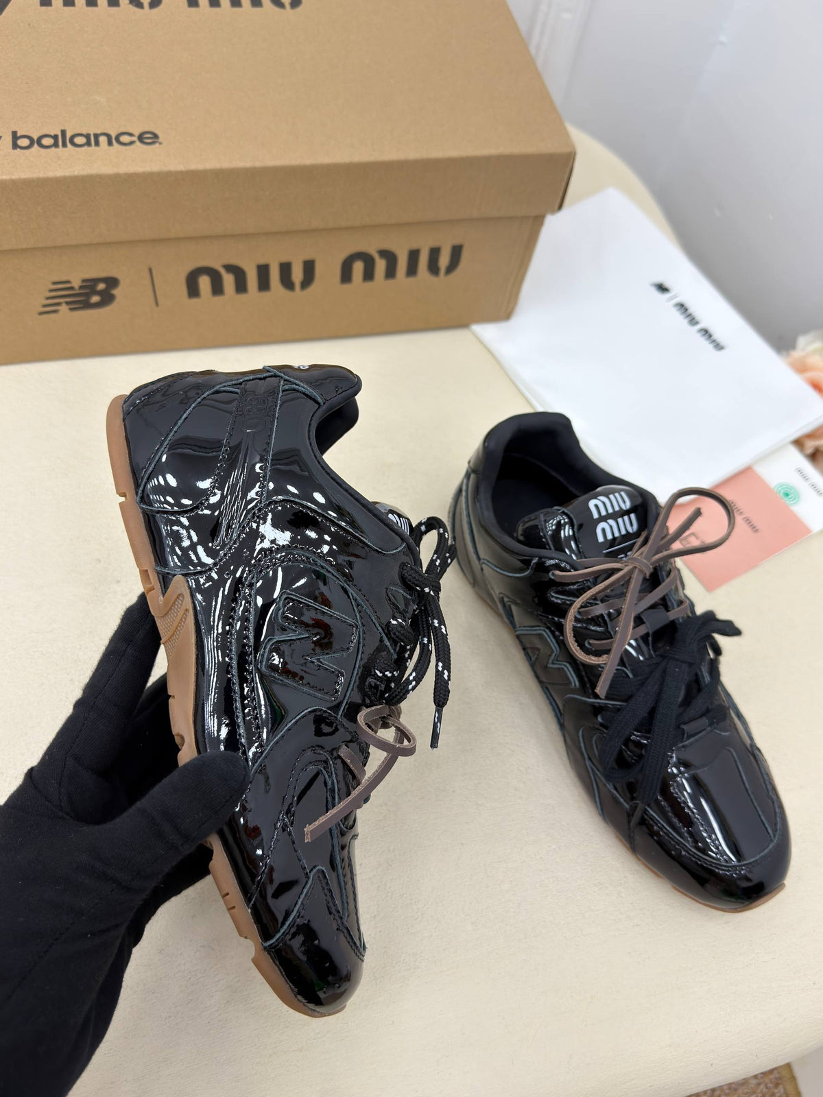 Noir Gloss Retro Sneaker – Parlak Siyah