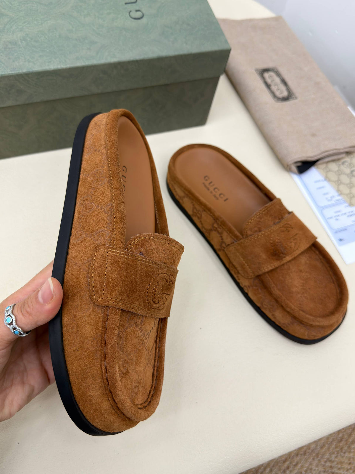 Firenze Suède Monogram Loafer Terlik – Taba