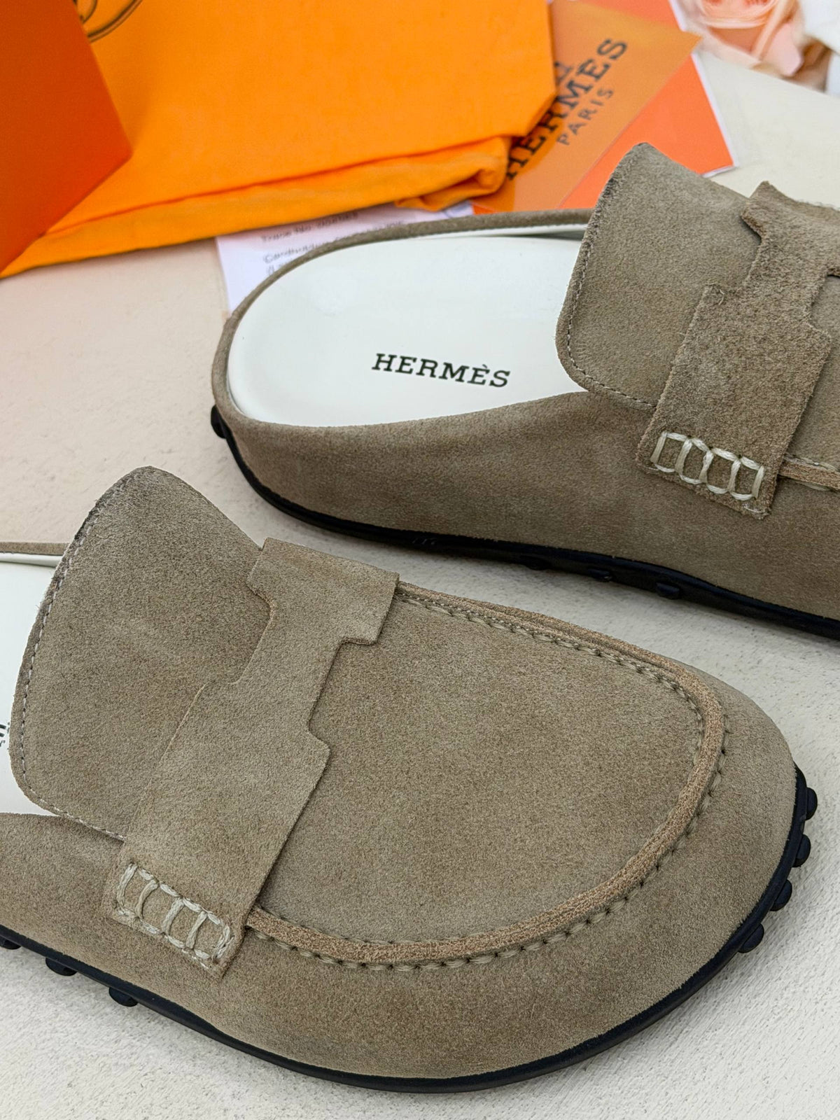Maison Élise Süet Loafer Terlik – Vizon