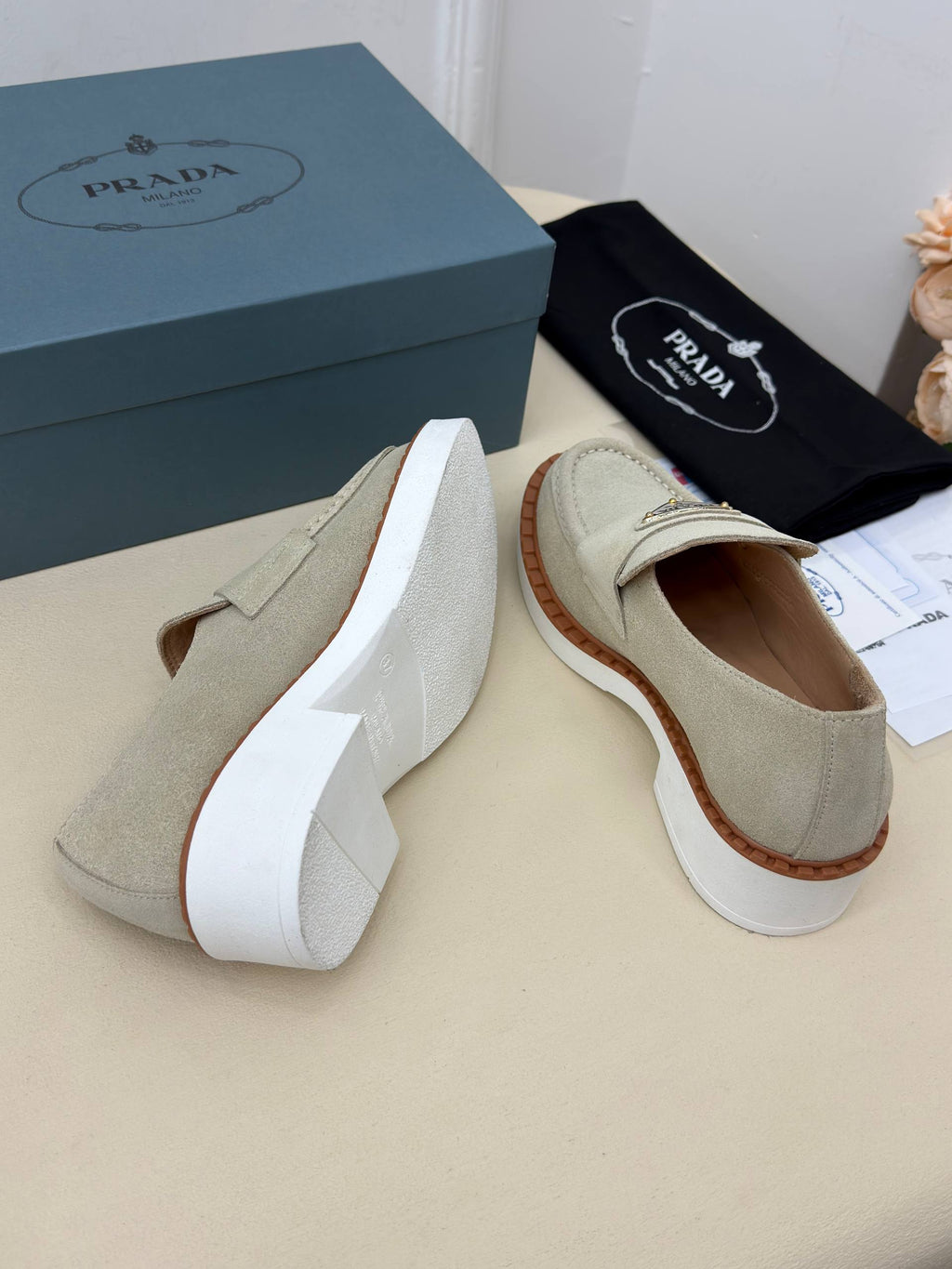 Milano Süet Görünümlü Tokalı Loafer Ayakkabı – Taş Beji
