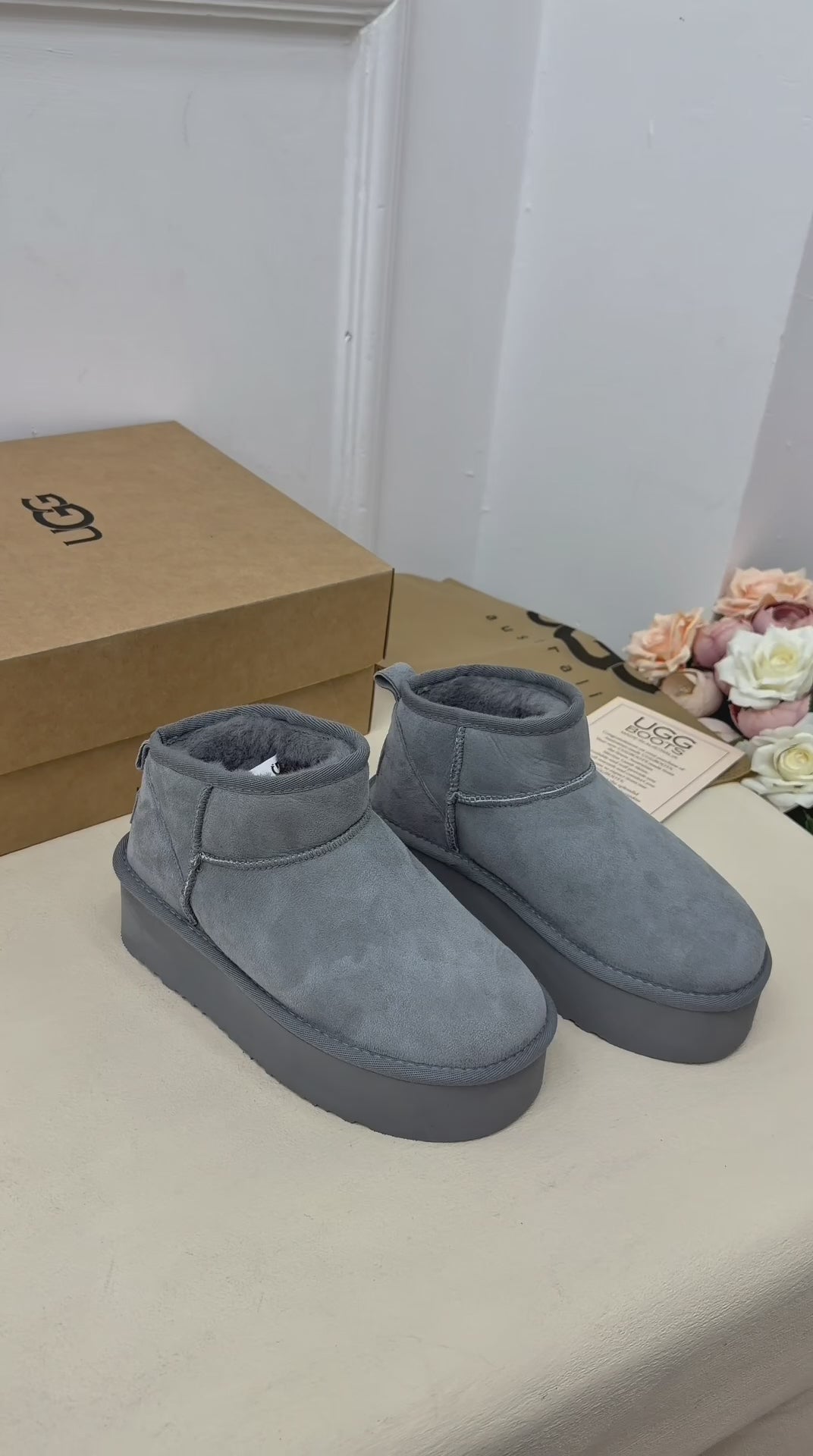 Gris Velours Kürklü Mini Bot – Antrasit Gri