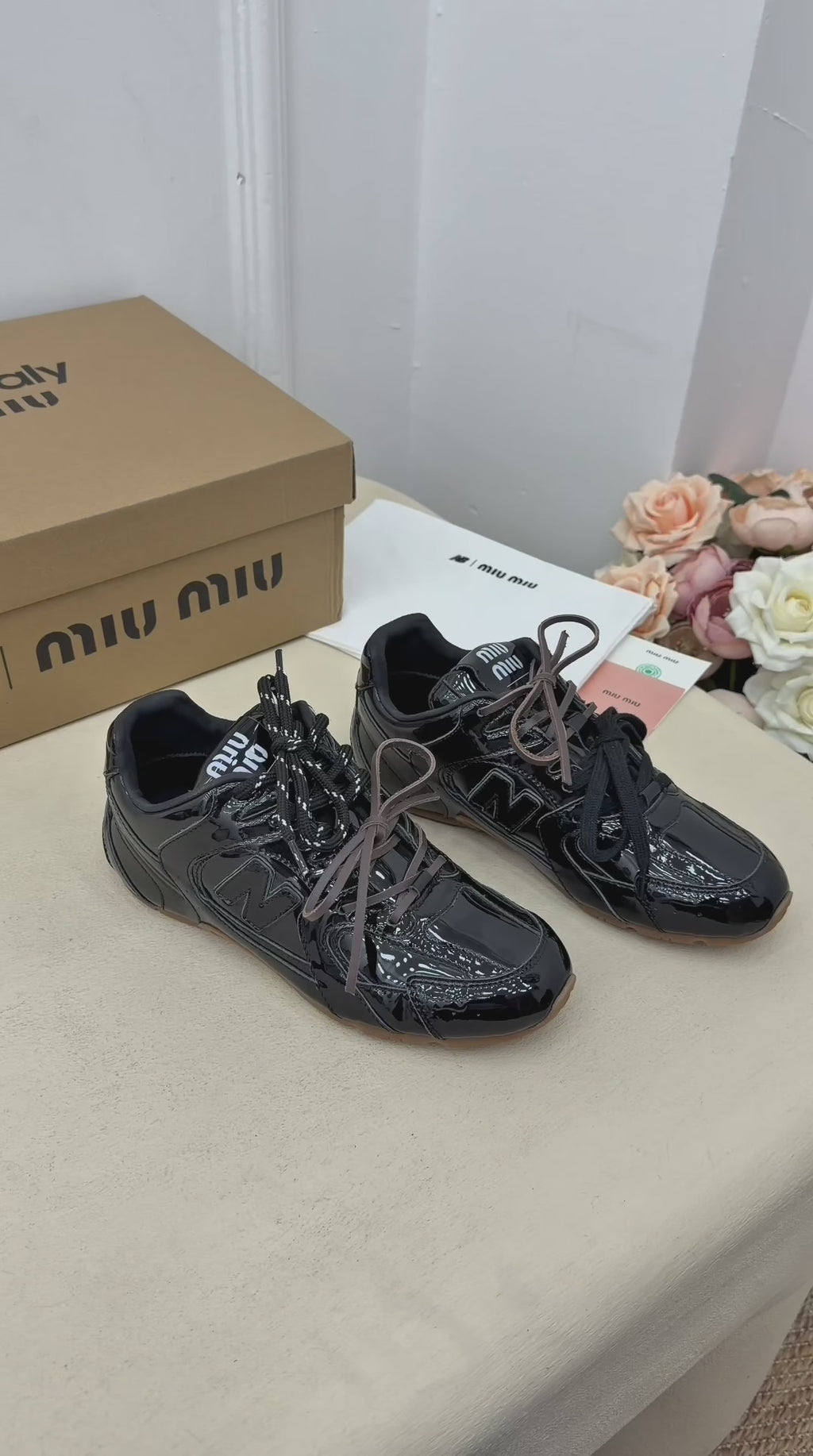 Noir Gloss Retro Sneaker – Parlak Siyah